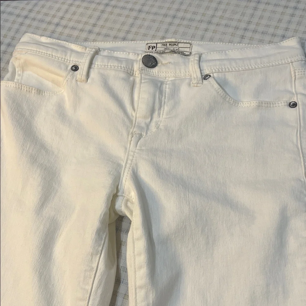 Free People Summer Ready Beachy Bodycon HOT Vacation White Stretch Jean size 27